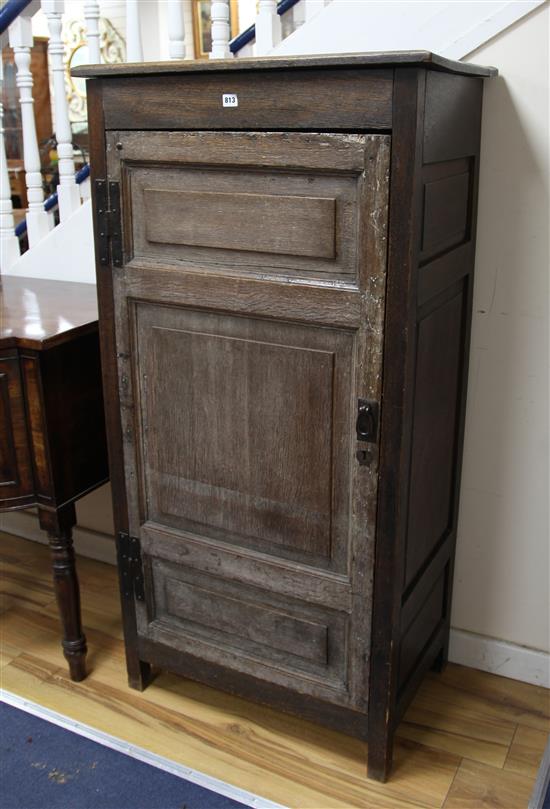 An oak cupboard, H.152cm